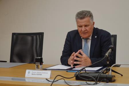 PODPIS POGODBE ZA NAKUP MOŠTVENIH VOZIL - Foto- Tine Šubic_08